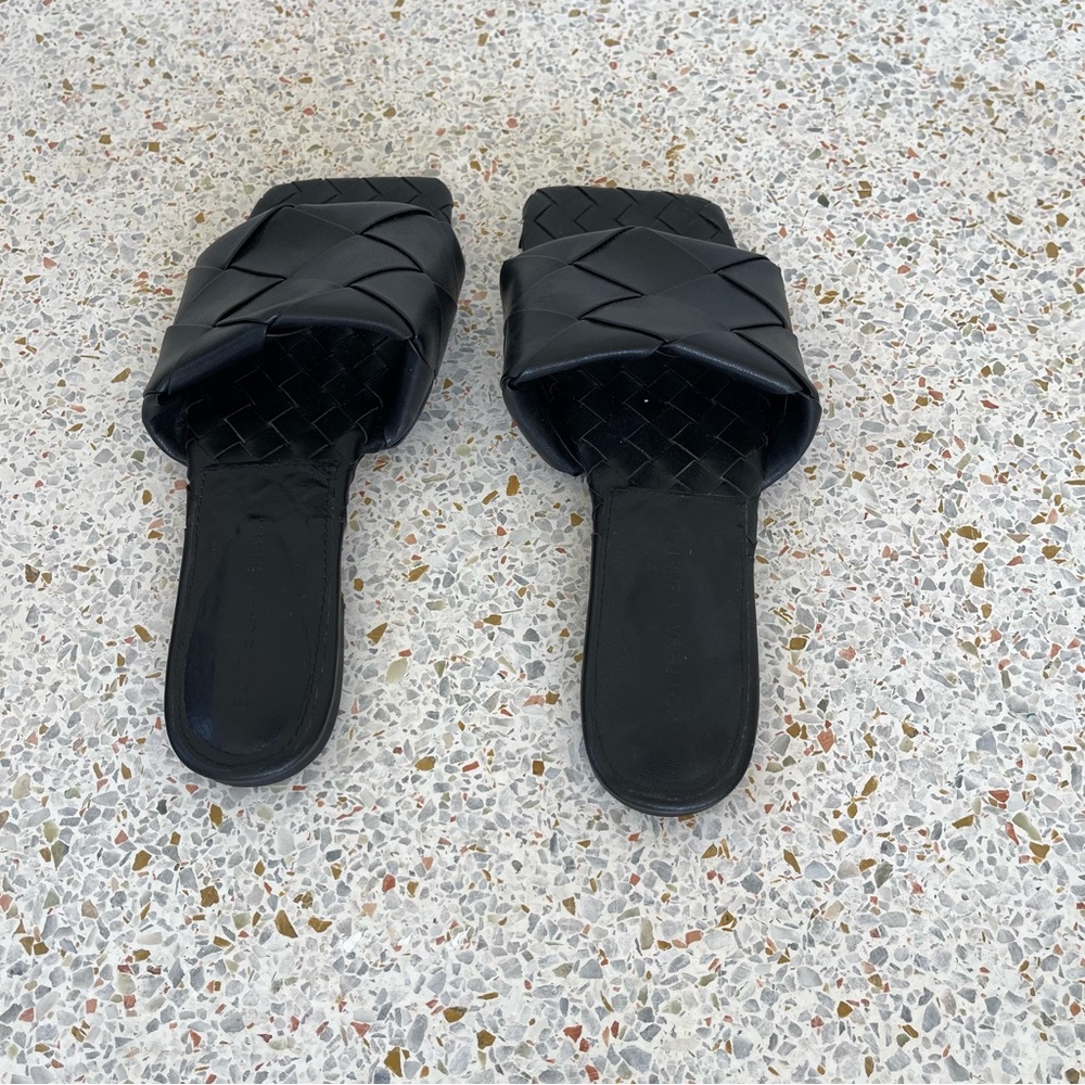 Bottega inspired lido flats